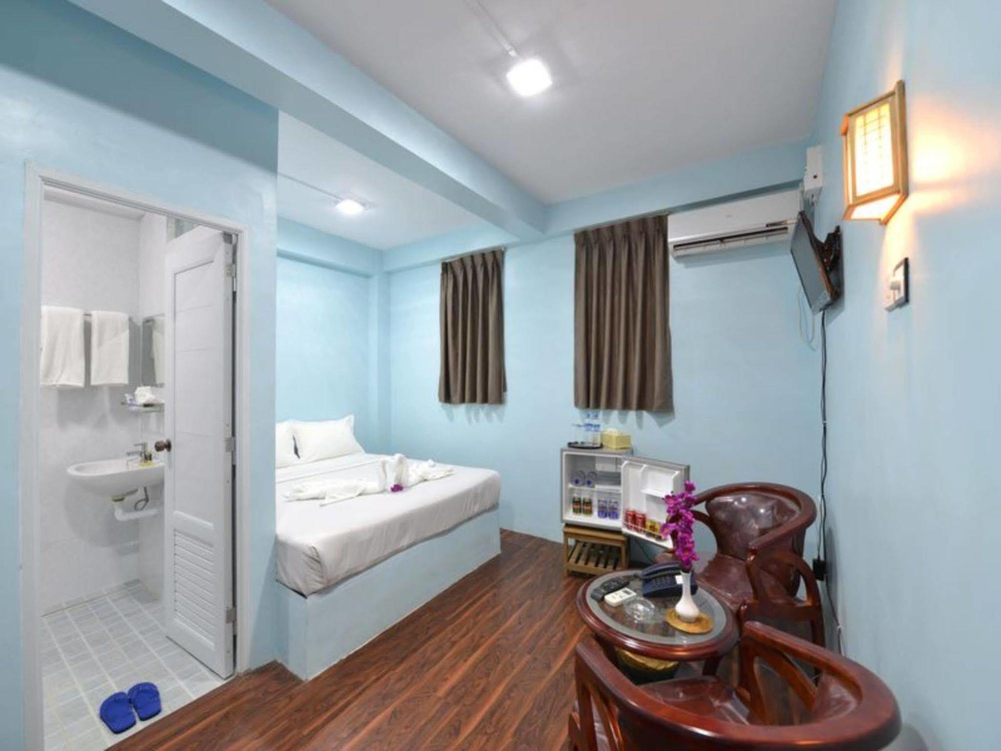 Okkala Hotel Yangon Exterior photo